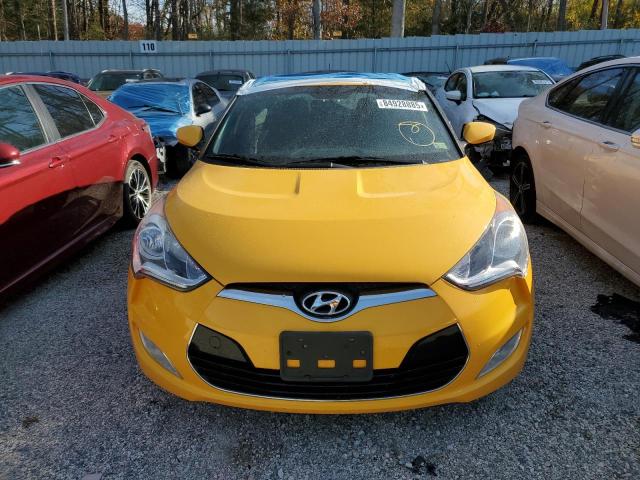 KMHTC6AD1HU316466 - 2017 HYUNDAI VELOSTER YELLOW photo 5