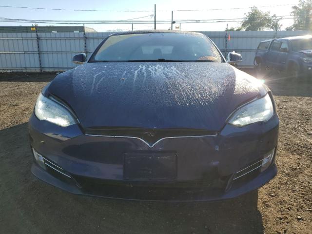 5YJSA1E21HF192502 - 2017 TESLA MODEL S Көк фото 5