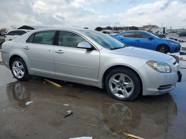 1G1ZC5EB6A4105814 - 2010 CHEVROLET MALIBU 1LT SILVER photo 4