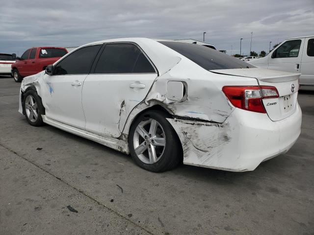 4T1BF1FK1EU804700 - 2014 TOYOTA CAMRY L WHITE photo 2