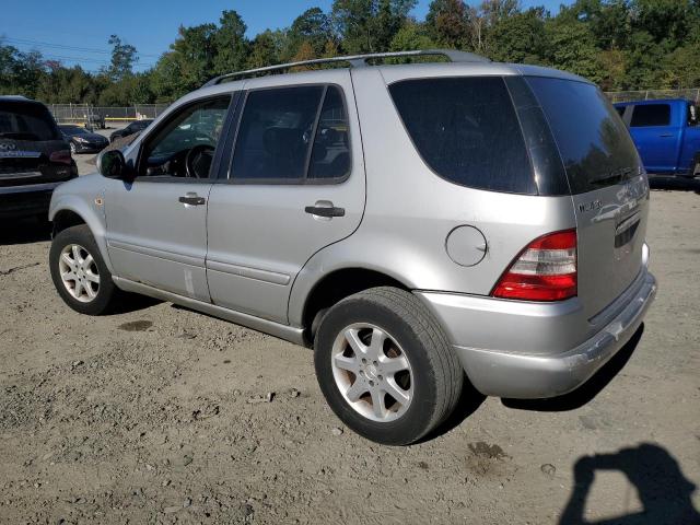 4JGAB72E2XA135397 - 1999 MERCEDES-BENZ ML 430 SILVER photo 2