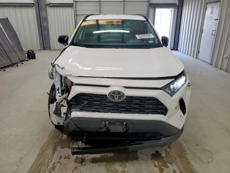2T3H1RFV4MW155451 - 2021 TOYOTA RAV4 LE 白色 照片 5