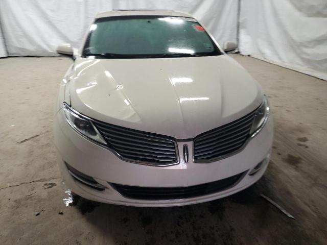 3LN6L2JKXDR817877 - 2013 LINCOLN MKZ WHITE photo 5