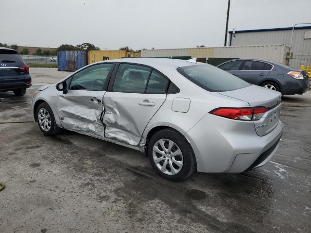 5YFEPMAE9MP222647 - 2021 TOYOTA COROLLA LE 银色 照片 2