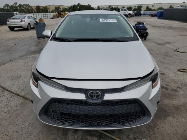 5YFEPMAE9MP222647 - 2021 TOYOTA COROLLA LE 银色 照片 5