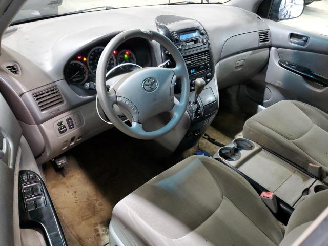 5TDBA23C05S048531 - 2005 TOYOTA SIENNA LE BLUE photo 8