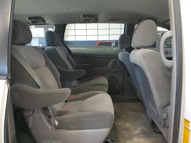 5TDBK23C27S000402 - 2007 TOYOTA SIENNA LE أبيض صورة 11