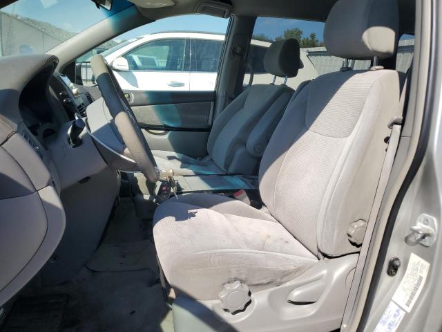 5TDZA23C04S046002 - 2004 TOYOTA SIENNA CE SILVER photo 7