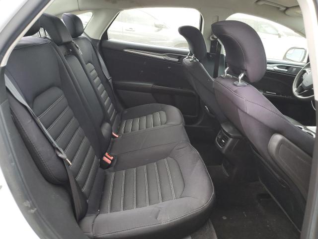 1FA6P0HD4F5111780 - 2015 FORD FUSION SE WHITE photo 10