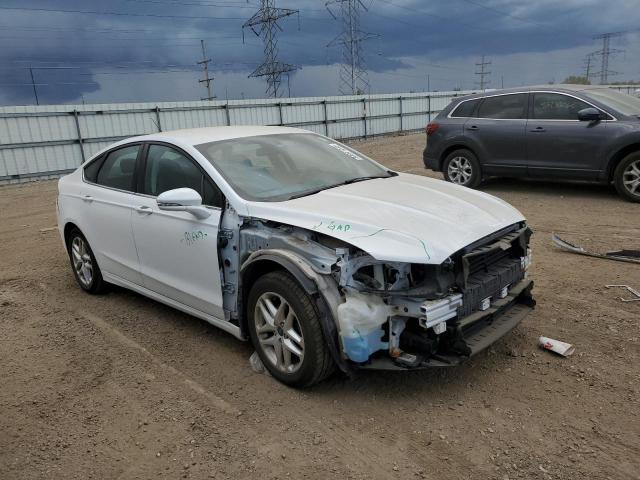 1FA6P0HD4F5111780 - 2015 FORD FUSION SE WHITE photo 4