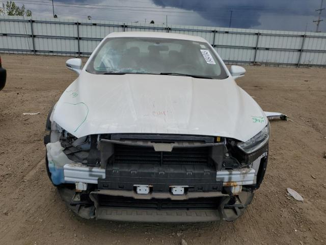 1FA6P0HD4F5111780 - 2015 FORD FUSION SE WHITE photo 5