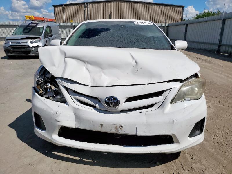 2T1BU4EE3CC780899 - 2012 TOYOTA COROLLA BASE أبيض صورة 5