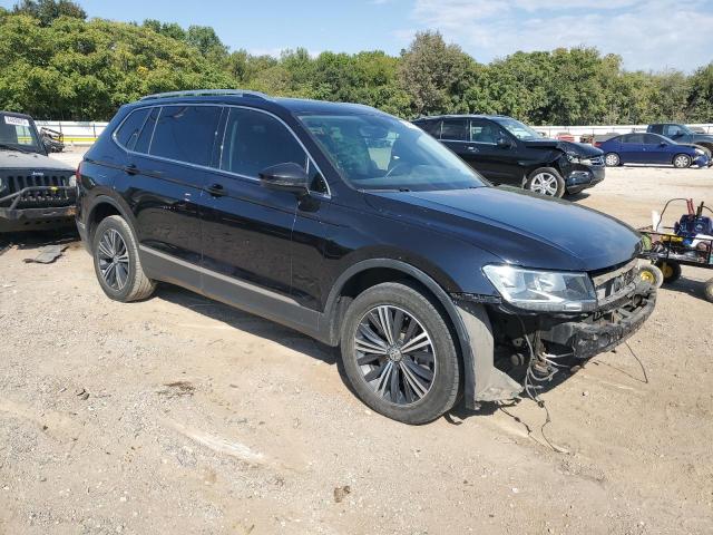 3VV3B7AX5JM071867 - 2018 VOLKSWAGEN TIGUAN SE BLACK photo 4