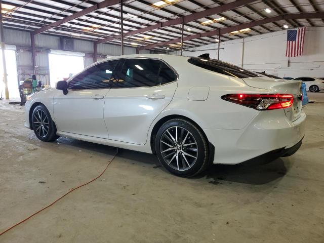 4T1F11AK6PU752300 - 2023 TOYOTA CAMRY XLE Blanc photo 2