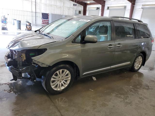 2013 TOYOTA SIENNA XLE, 