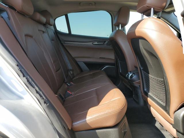 ZASFAKBN0J7C21979 - 2018 ALFA ROMEO STELVIO TI Silber Foto 11