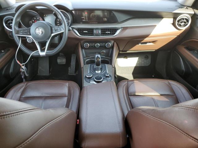 ZASFAKBN0J7C21979 - 2018 ALFA ROMEO STELVIO TI Silber Foto 8