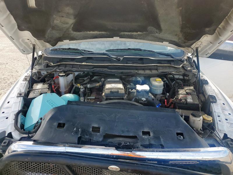 3C6UR5DL8JG275919 - 2018 RAM 2500 SLT WHITE photo 11