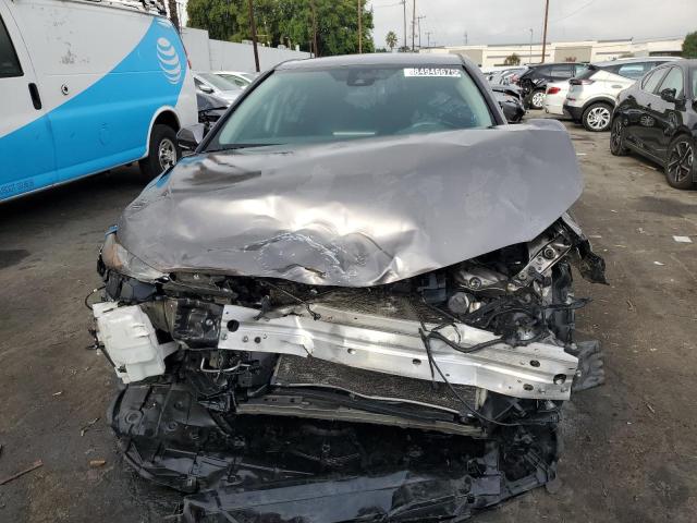 4T1T11AK1MU545117 - 2021 TOYOTA CAMRY SE GRAY photo 5