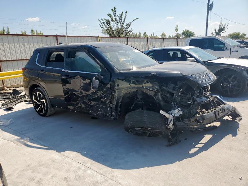 JA4J3UA87NZ011792 - 2022 MITSUBISHI OUTLANDER SE BLACK photo 4