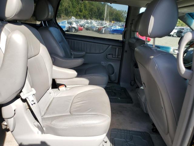 5TDDK4CC0AS033362 - 2010 TOYOTA SIENNA XLE GRAY photo 11