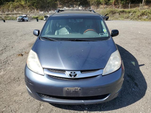 5TDDK4CC0AS033362 - 2010 TOYOTA SIENNA XLE GRAY photo 5