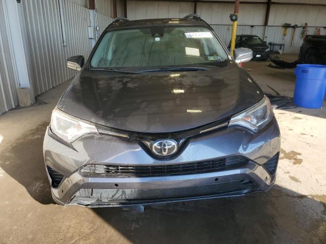 JTMBFREV6HJ162785 - 2017 TOYOTA RAV4 LE Մոխրագույն լուսանկար 5