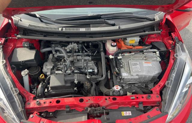 JTDKDTB31J1604416 - 2018 TOYT PRIUS C Rot Foto 7