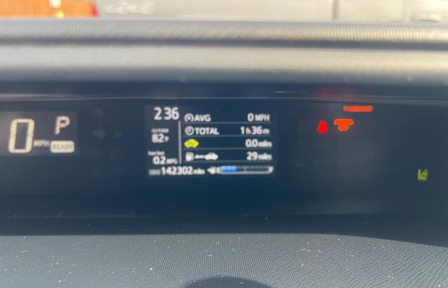 JTDKDTB31J1604416 - 2018 TOYT PRIUS C Rot Foto 8