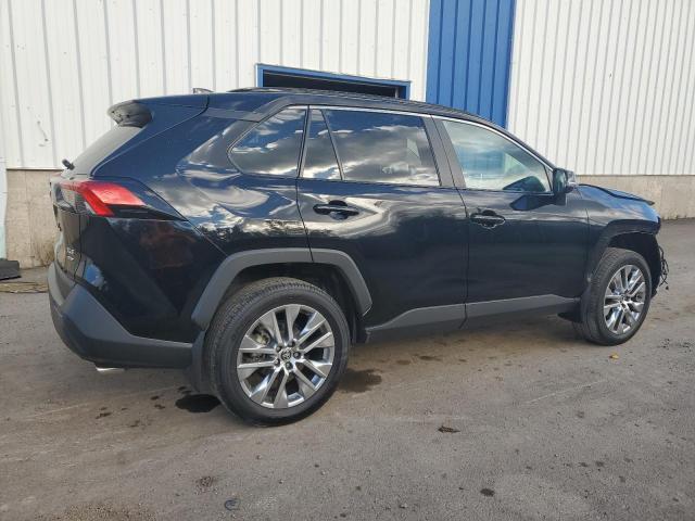 2T3R1RFV4RC420320 - 2024 TOYOTA RAV4 XLE Чорний фото 3