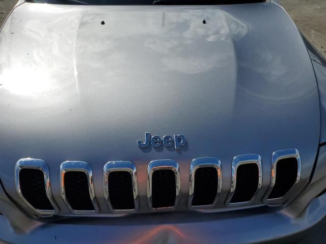 1C4PJLCXXJD533604 - 2018 JEEP CHEROKEE LATITUDE Argent photo 11