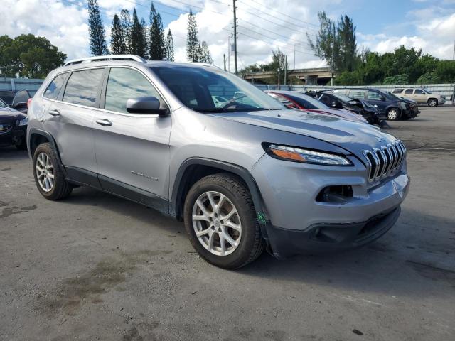 1C4PJLCXXJD533604 - 2018 JEEP CHEROKEE LATITUDE Argent photo 4