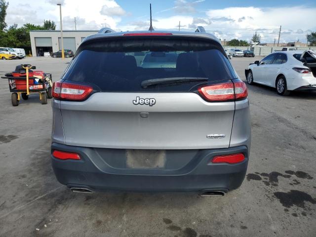 1C4PJLCXXJD533604 - 2018 JEEP CHEROKEE LATITUDE Argent photo 6