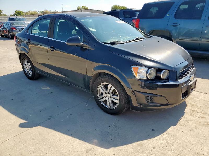 1G1JC5SG9D4226600 - 2013 CHEVROLET SONIC LT შავი ფოტო 4