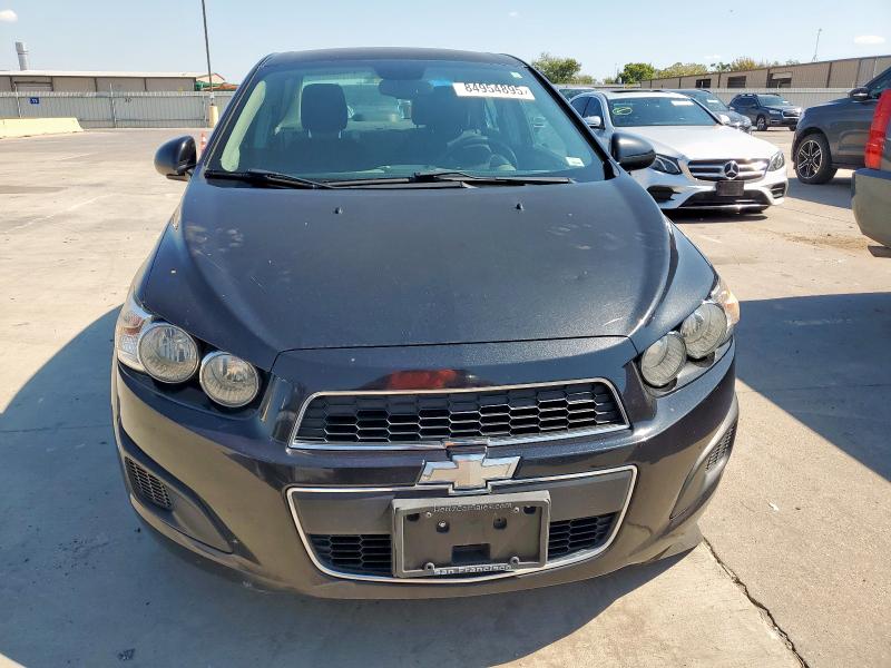 1G1JC5SG9D4226600 - 2013 CHEVROLET SONIC LT შავი ფოტო 5