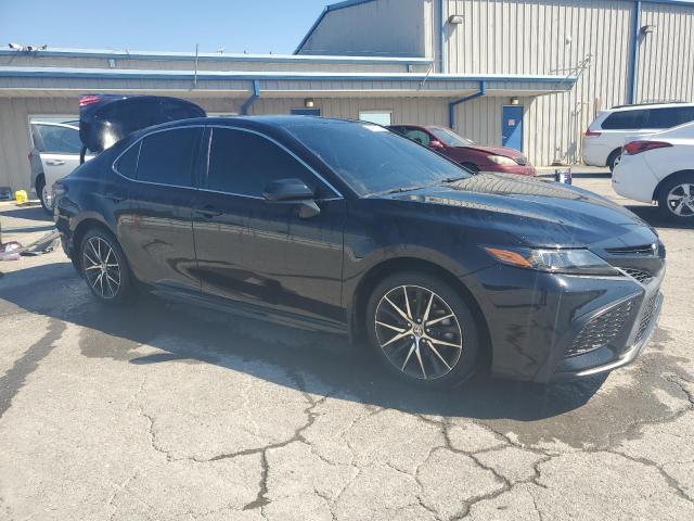 4T1G11AK8MU565592 - 2021 TOYOTA CAMRY SE Սև լուսանկար 4