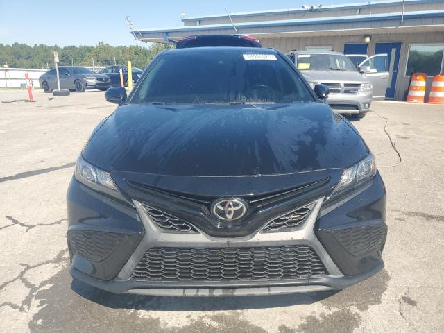 4T1G11AK8MU565592 - 2021 TOYOTA CAMRY SE Սև լուսանկար 5