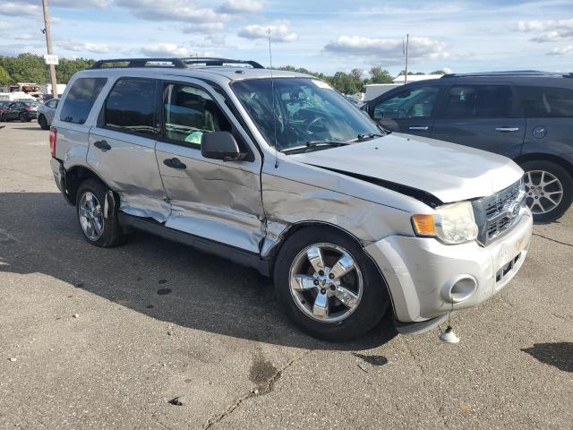 1FMCU0D70BKB09151 - 2011 FORD ESCAPE XLT WHITE photo 4