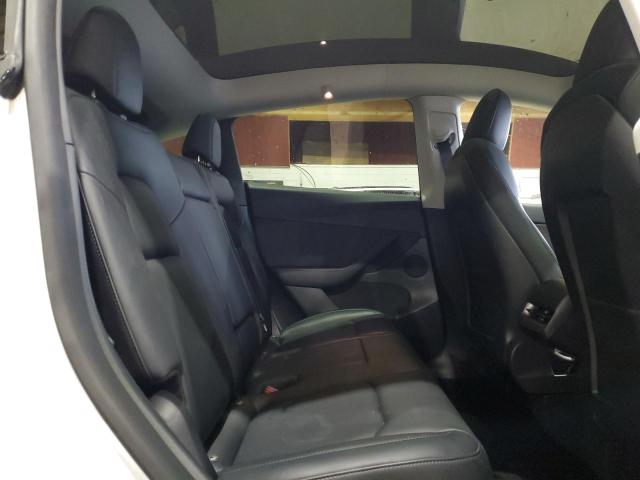 7SAYGDEE6NF422716 - 2022 TESLA MODEL Y Weiß Foto 10