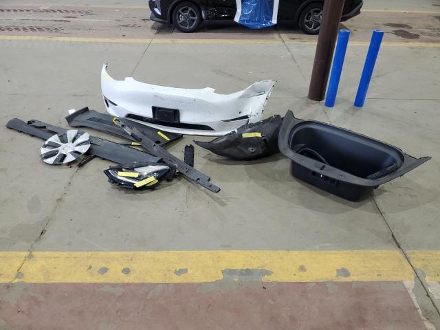 7SAYGDEE6NF422716 - 2022 TESLA MODEL Y Weiß Foto 12