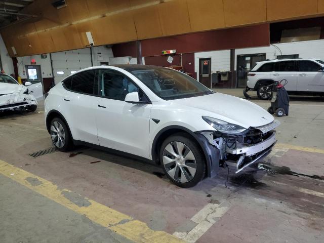 7SAYGDEE6NF422716 - 2022 TESLA MODEL Y Weiß Foto 4