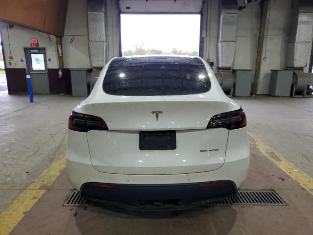 7SAYGDEE6NF422716 - 2022 TESLA MODEL Y Weiß Foto 6