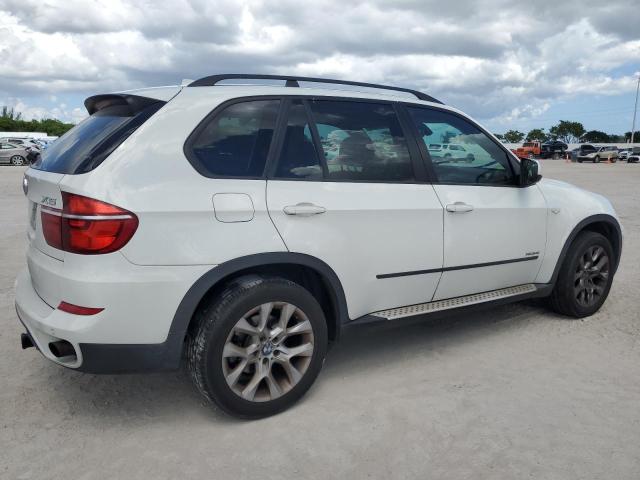 5UXZV4C59BL410044 - 2011 BMW X5 XDRIVE35I WHITE photo 3