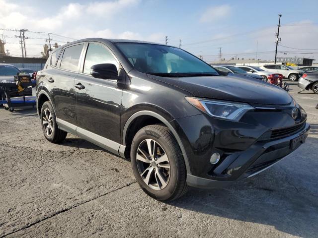 2T3WFREV6HW388442 - 2017 TOYT RAV4 XLE Qara foto 4