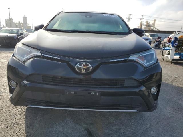 2T3WFREV6HW388442 - 2017 TOYT RAV4 XLE Qara foto 5
