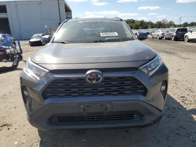 2T3P1RFV3LW103903 - 2020 TOYOTA RAV4 XLE GRAY photo 5