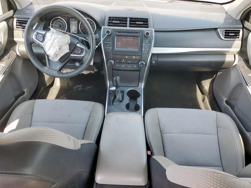 4T1BF1FK7GU610157 - 2016 TOYOTA CAMRY LE 银色 照片 8