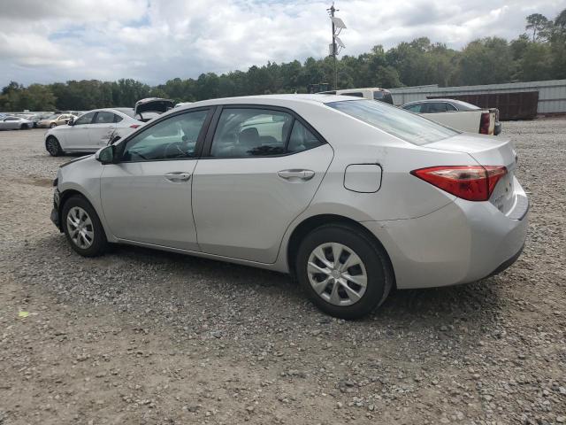 5YFBURHEXHP701079 - 2017 TOYOTA COROLLA L SILVER photo 2