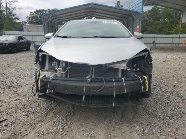 5YFBURHEXHP701079 - 2017 TOYOTA COROLLA L SILVER photo 5