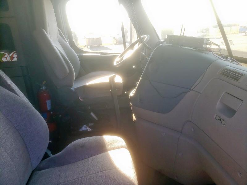 3AKJGLDR7DSFG0320 - 2013 FREIGHTLINER CASCADIA 1 Qara foto 5